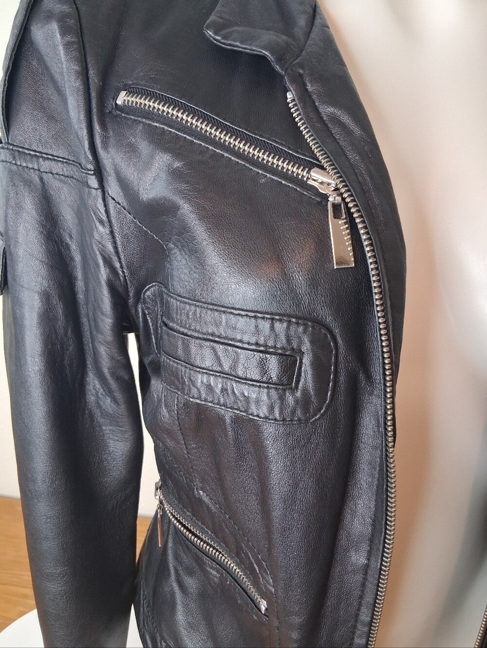 Bebe Black 100% Genuine Leather Moto Biker Jacket Silver Zippers Size M - Picture 4 of 11